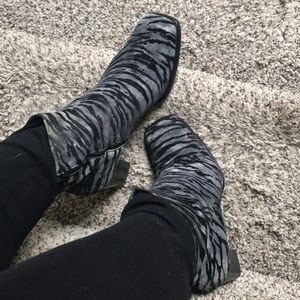 Calling Vintage Animal Print?